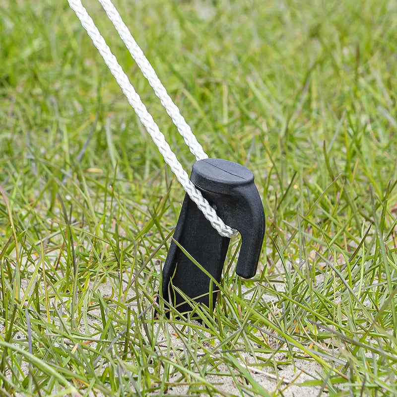 1 tent peg - 22.5 cm long, black nylon