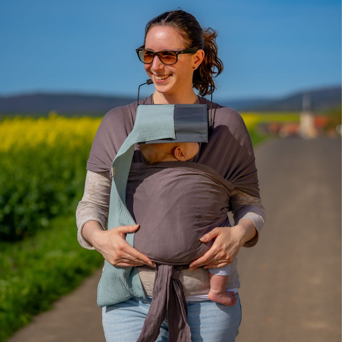 Sonnensegel für deine Babytrage. Schatten, Luftzirkulation und Reizschutz für dein Baby im Tragetuch