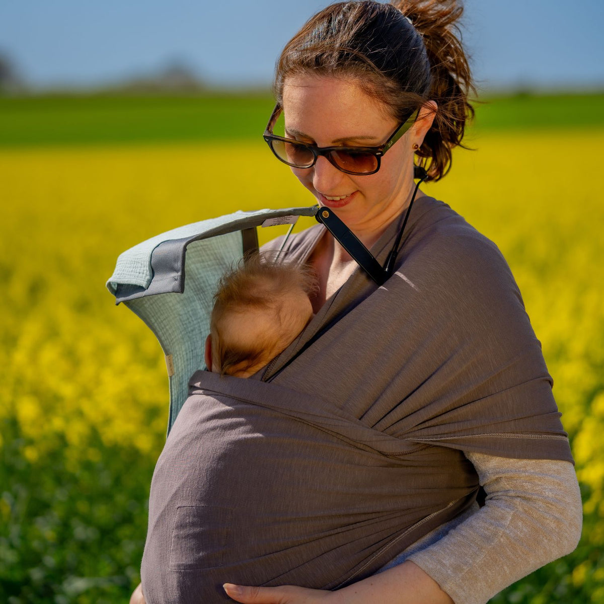 Sonnensegel für deine Babytrage. Schatten, Luftzirkulation und Reizschutz für dein Baby im Tragetuch